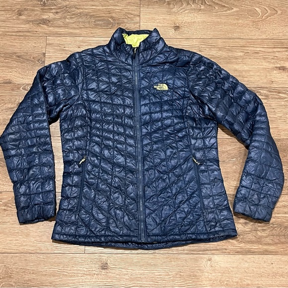 The North Face Jackets & Blazers - The North Face Thermoball womens hooded jacket. Size Large